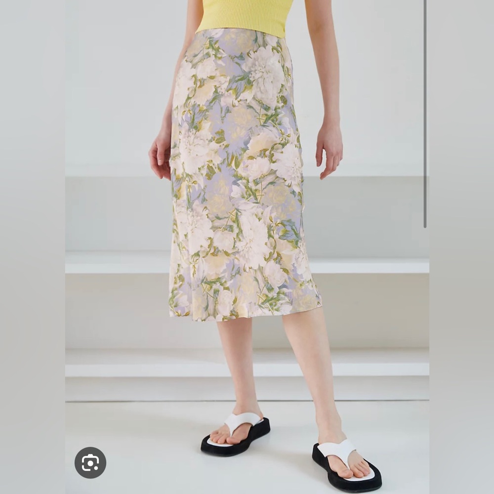 Babaton Floral Silk Skirt, size 4, never worn
